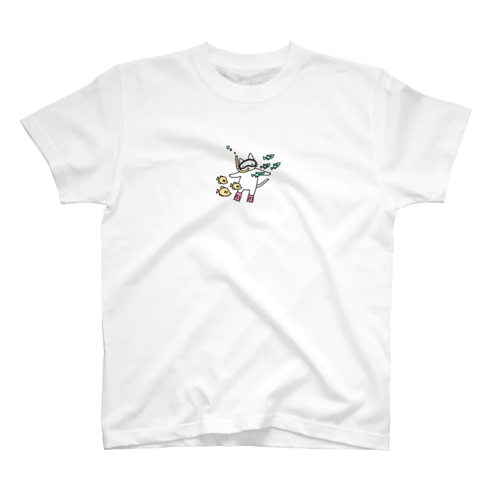 天秤座のシュノーケリングをするねこ Regular Fit T-Shirt