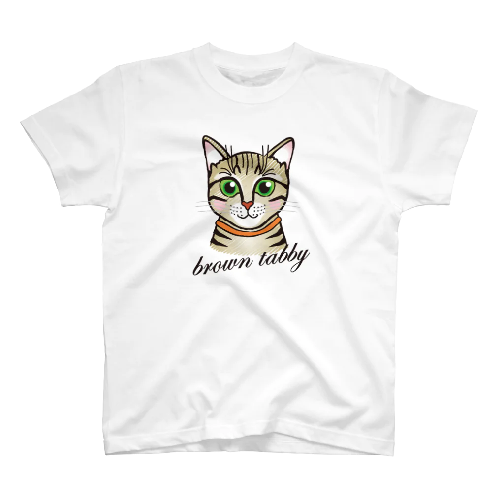 sakumamedaifukuの緑目のキジトラ猫 Regular Fit T-Shirt