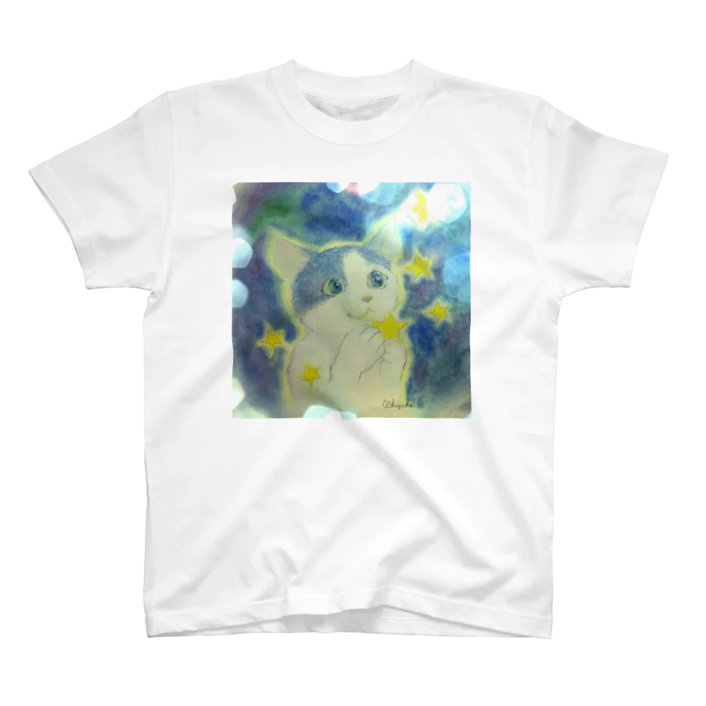 『星月夜の猫』（安財ちずかのイラストグッズONLINE SHOP）の星を食べるネコ スタンダードTシャツ