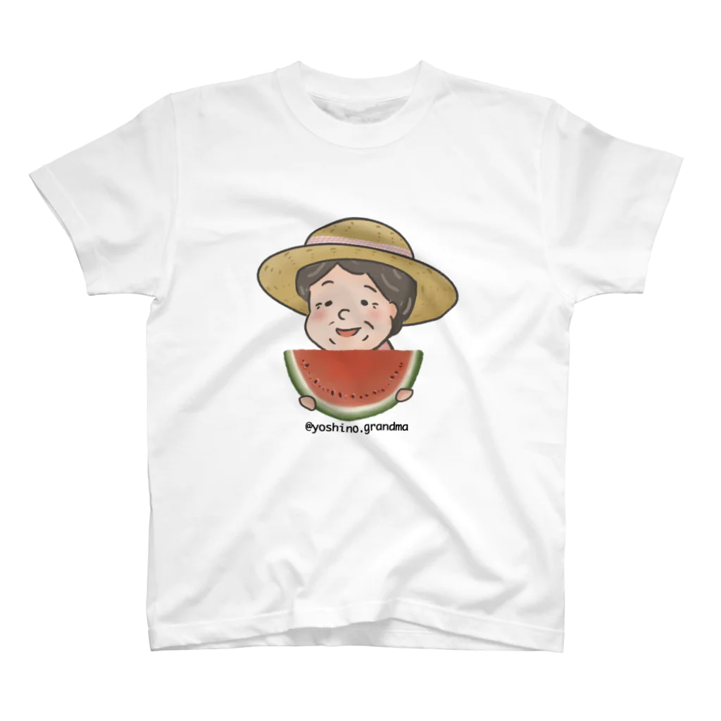 祖母と孫ちゃんねるグッズのスイカを食べる祖母 スタンダードTシャツ