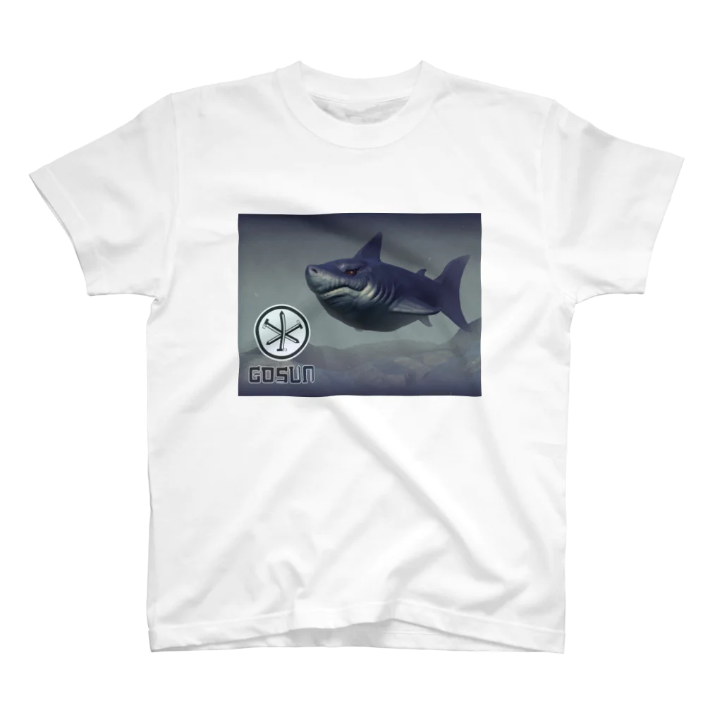 GosunSoftのGosunSoft　サメ　スタンダードTシャツ Regular Fit T-Shirt