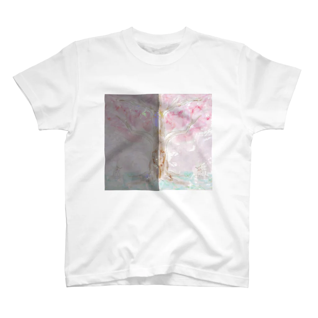 izumimimimimimiの桜の木の下で猫何匹？色違いだよ Regular Fit T-Shirt