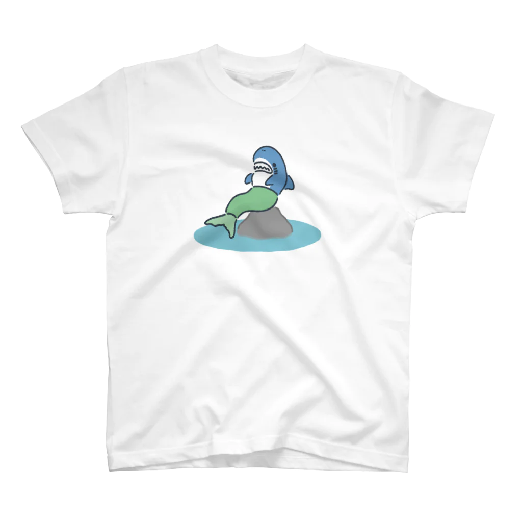 サメ わりとおもいの半魚サメ スタンダードTシャツ