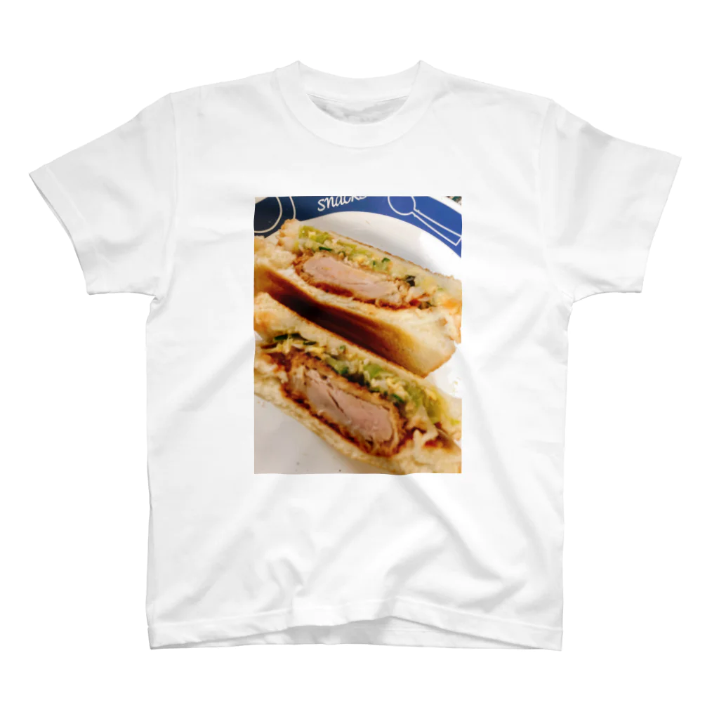 クマちゃんです🧸のひれかつサンド🥪 スタンダードTシャツ