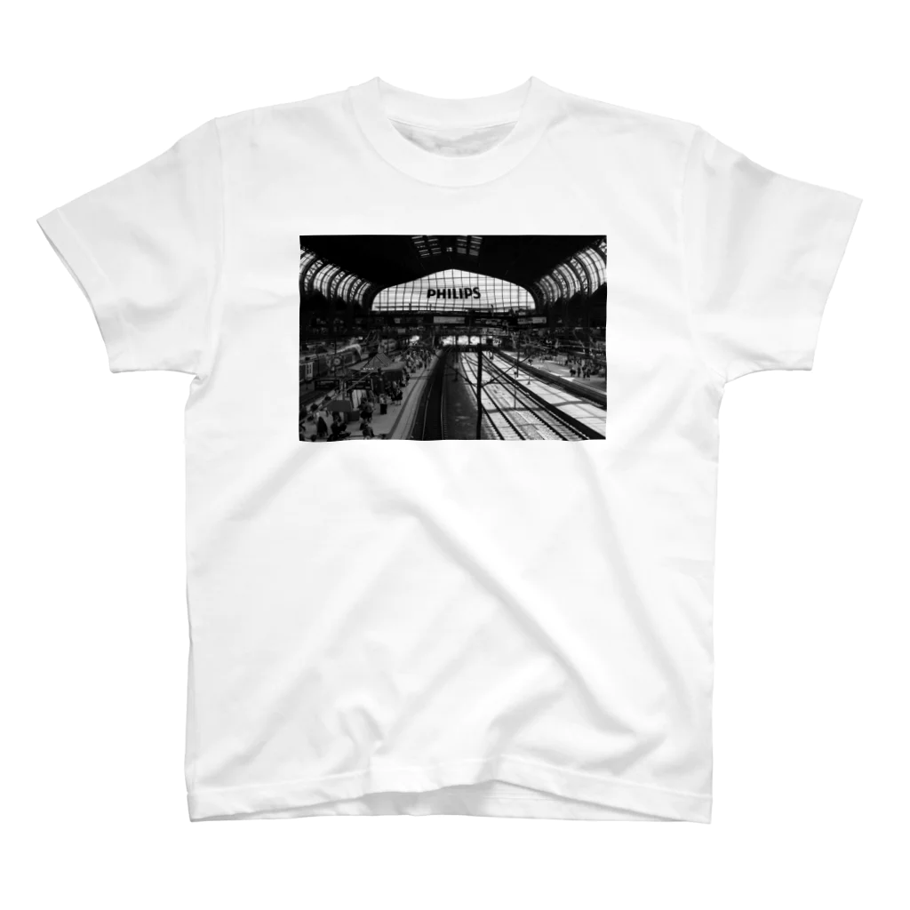 City View Kのハンブルク中央駅 スタンダードTシャツ