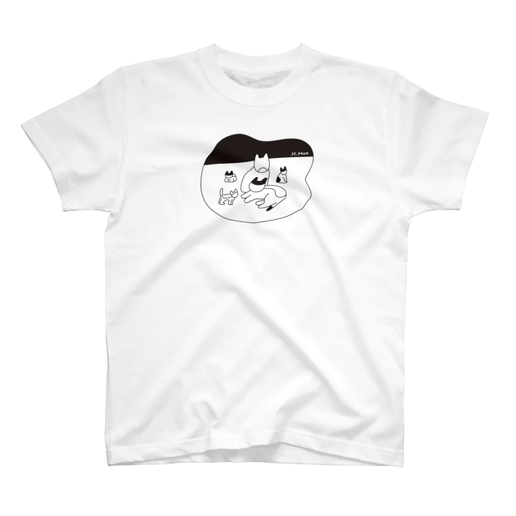 MONKUMIKOのねこの家族（黒） Regular Fit T-Shirt