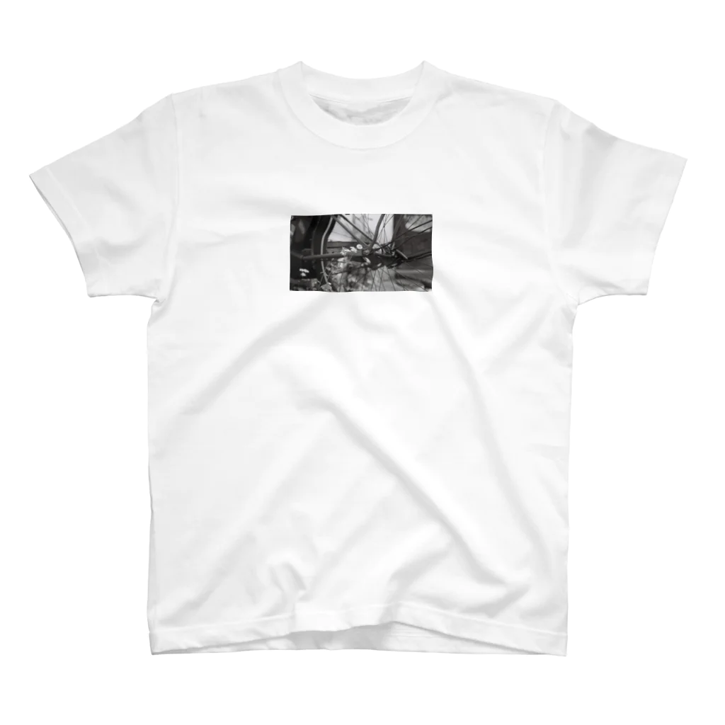 カラノラカの車輪の側 Regular Fit T-Shirt