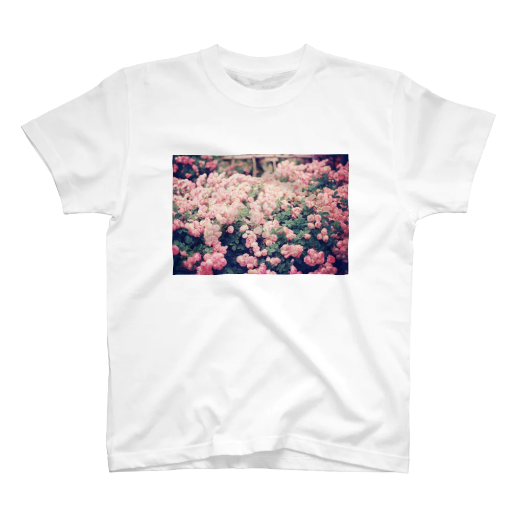 haruka146のレトロな薔薇 Regular Fit T-Shirt