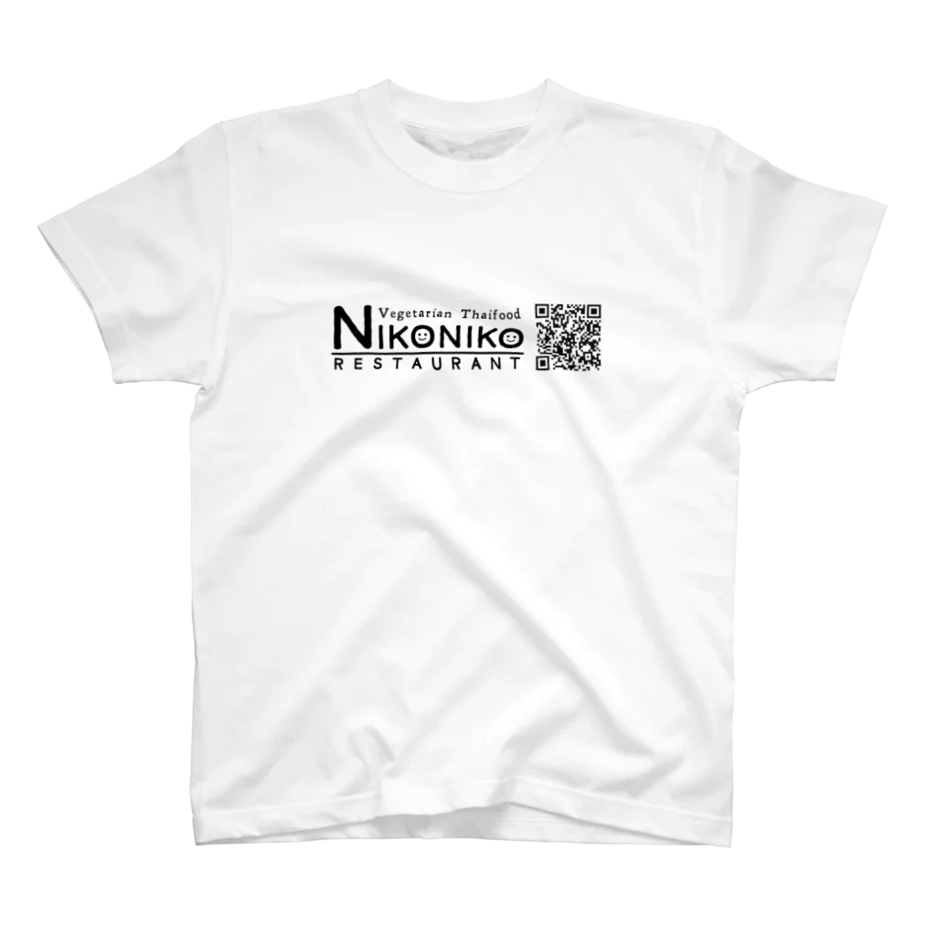 ベジタリアンタイ料理＊ニコニコレストランのお店のnikonikoQRグッズ（黒） Regular Fit T-Shirt