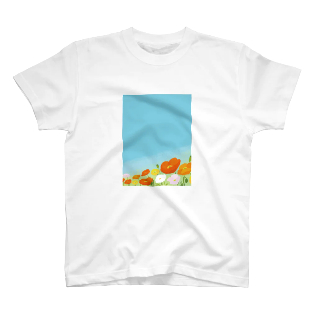 はっちゃんの空とポピー Regular Fit T-Shirt