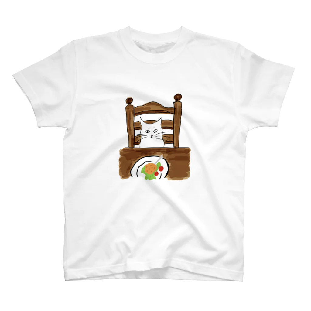 uchinanchuのチキン狙い白ねこ スタンダードTシャツ