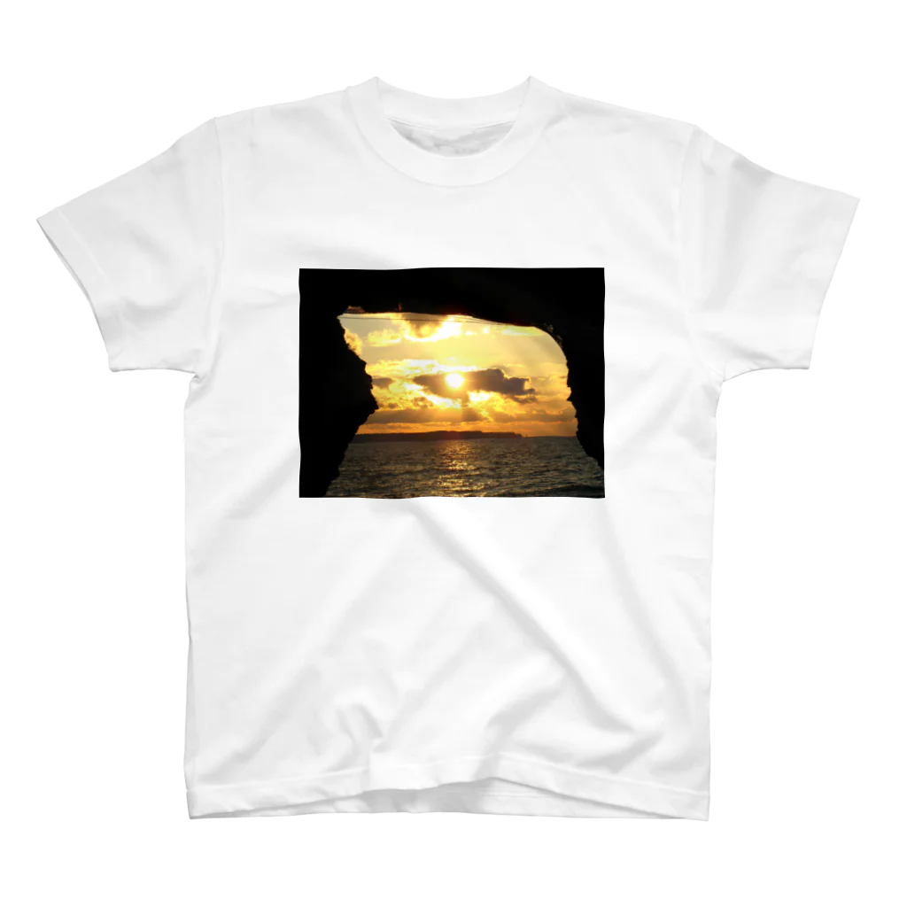 肉屋のコロッケの宮古島の夕焼け Regular Fit T-Shirt