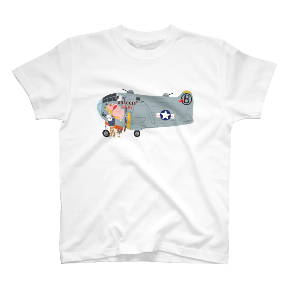 SKULL-2のノーズアートを描くすろくま。爆撃機B-29、横位置 Regular Fit T-Shirt