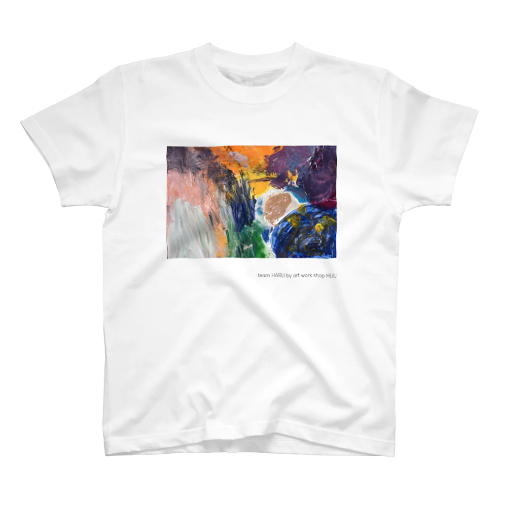 art workshop Huuのteam HARU「春の太陽」 Regular Fit T-Shirt