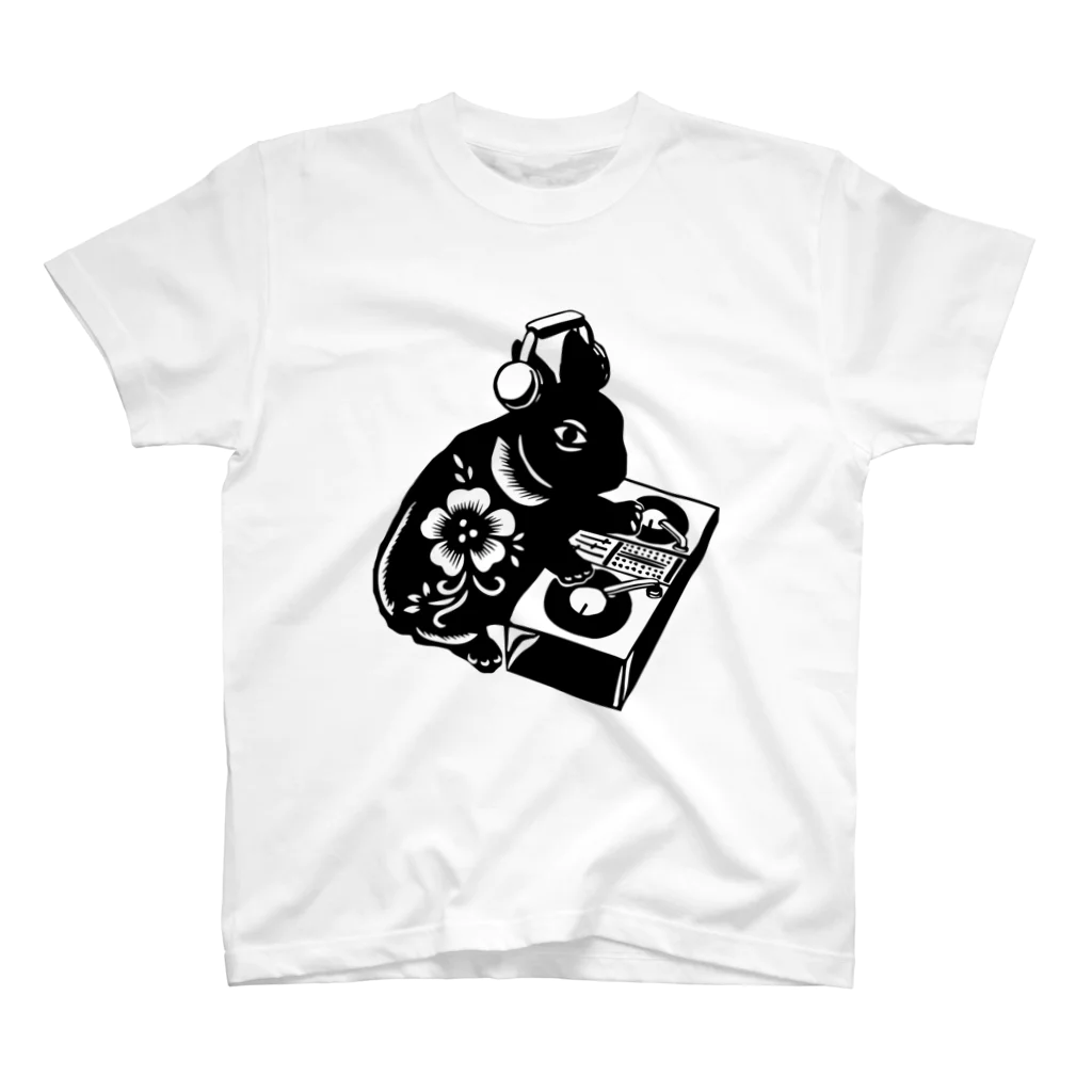 小梅製作所のDJ小梅（DJシャオメイ、DJうさぎ）黒 Regular Fit T-Shirt
