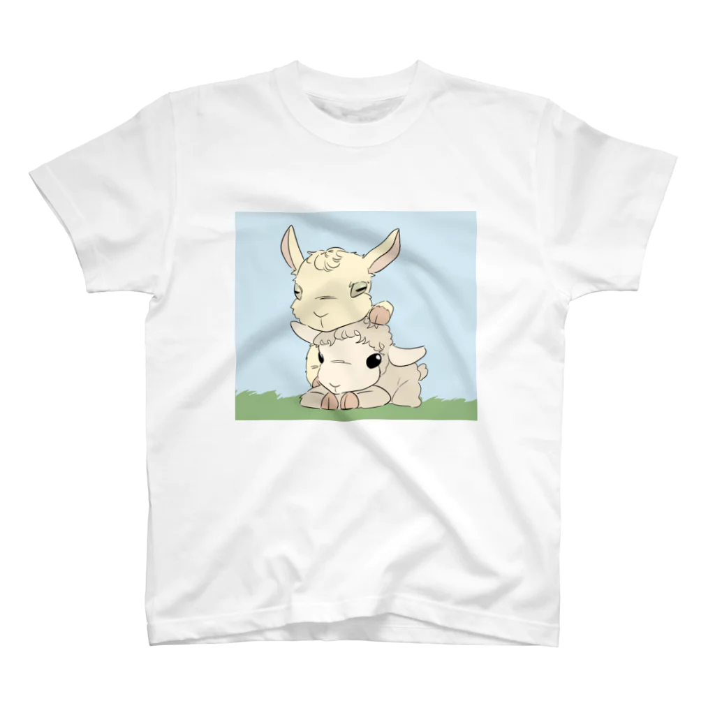 ひまの子ヤギと子羊 Regular Fit T-Shirt