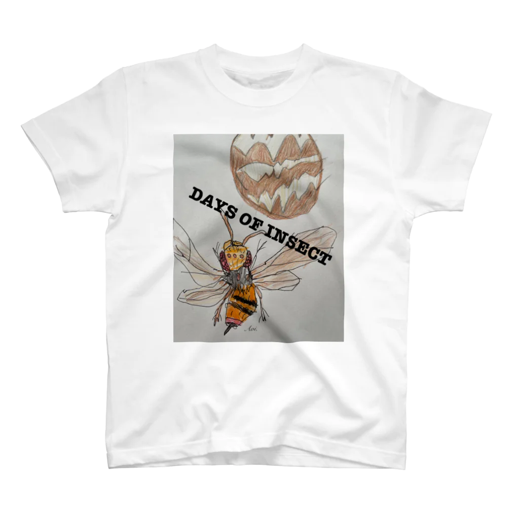 DAYS OF INSECTのこっちを見てるオオスズメバチ！ スタンダードTシャツ