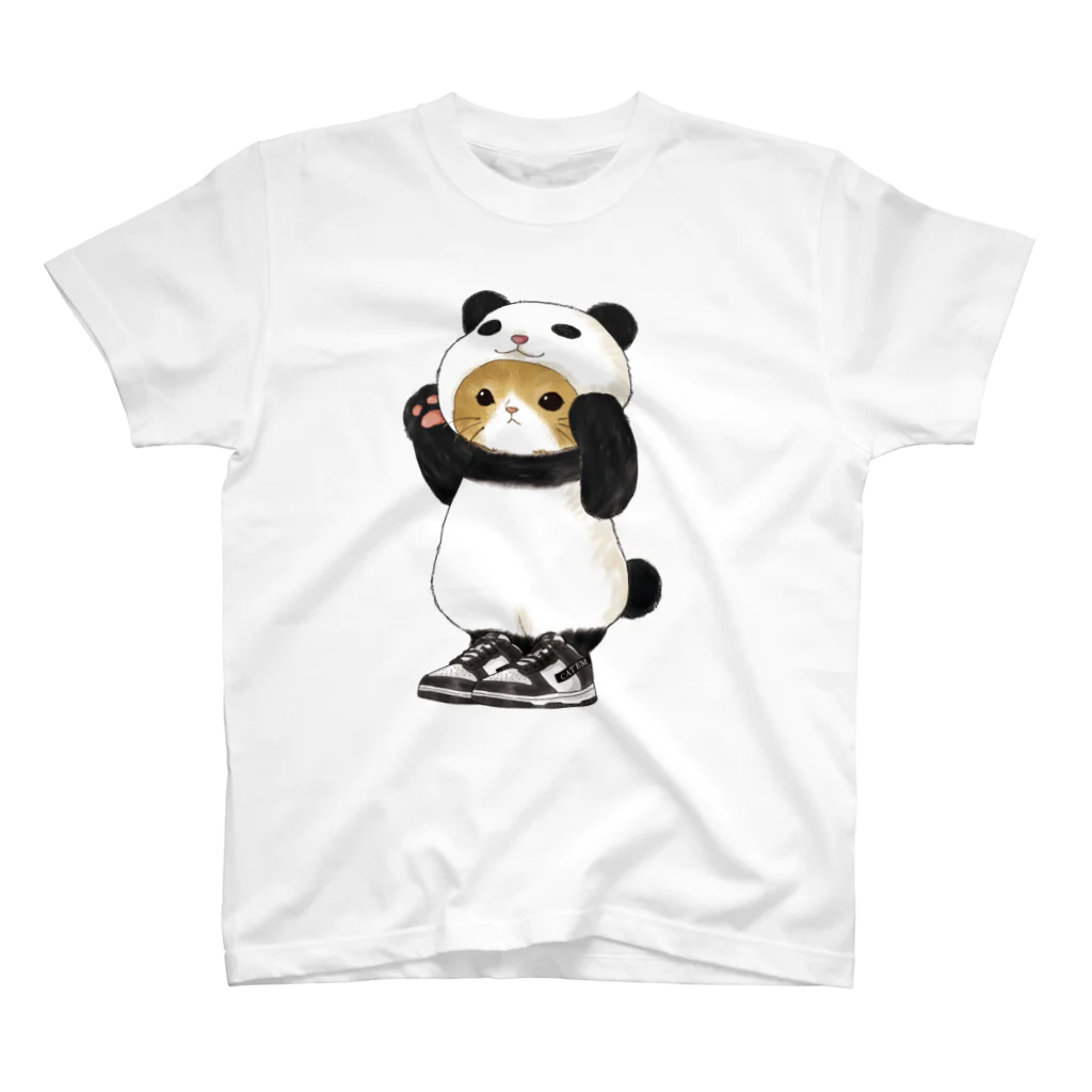 CAT'EM キャッテム　スニーカーを履いた猫のブランドのPANDA CAT B　スニーカーを履いた猫のブランド Regular Fit T-Shirt