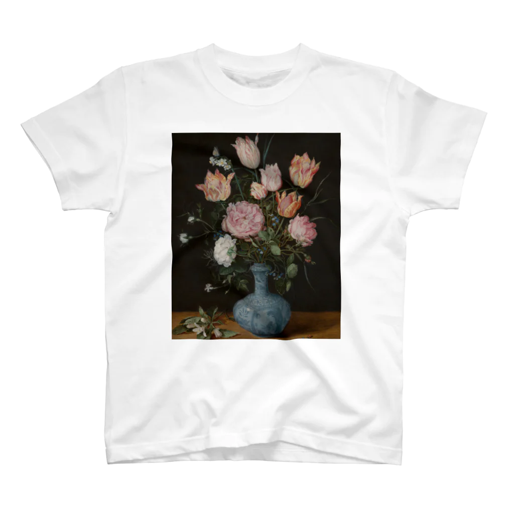 世界美術商店の万暦染付の花瓶に生けた花 / Flowers in a Wan-Li Vase Regular Fit T-Shirt