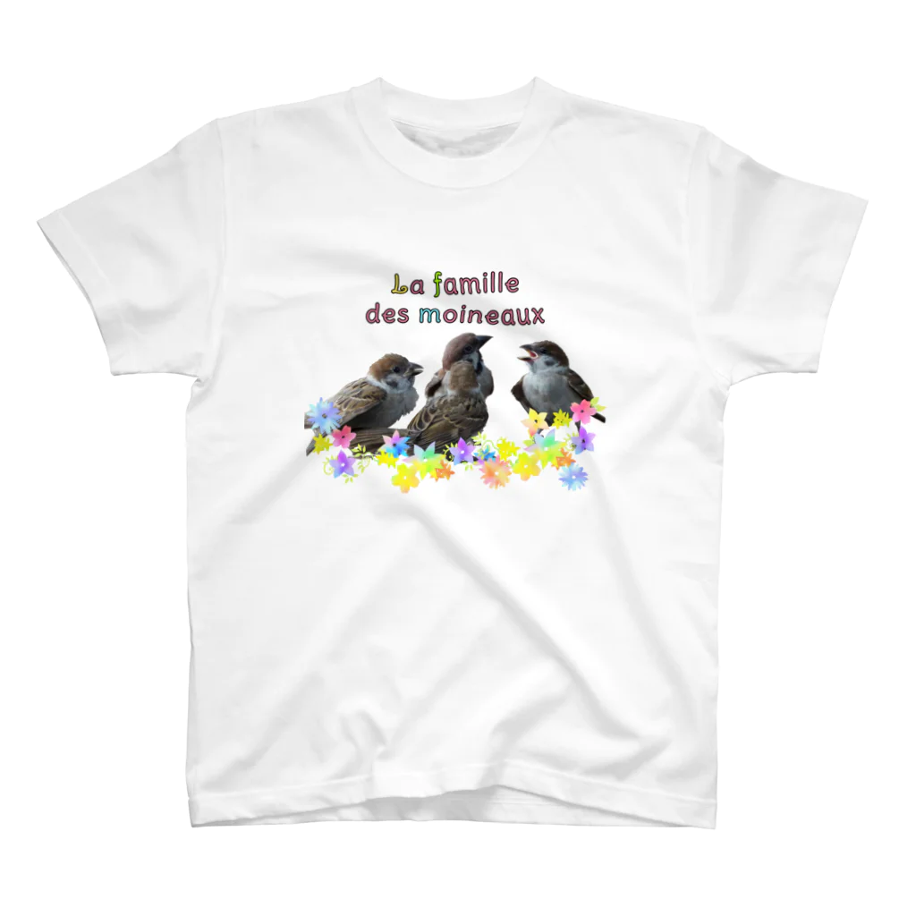 旅するスズメのスズメfamille3 Regular Fit T-Shirt