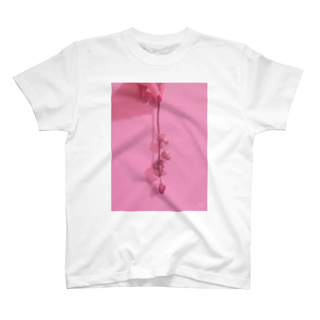 ぬーん。の薔薇です。 Regular Fit T-Shirt