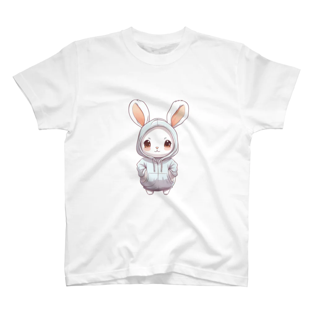 Vasetti_pressのパーカーを着ているうさぎちゃん Regular Fit T-Shirt