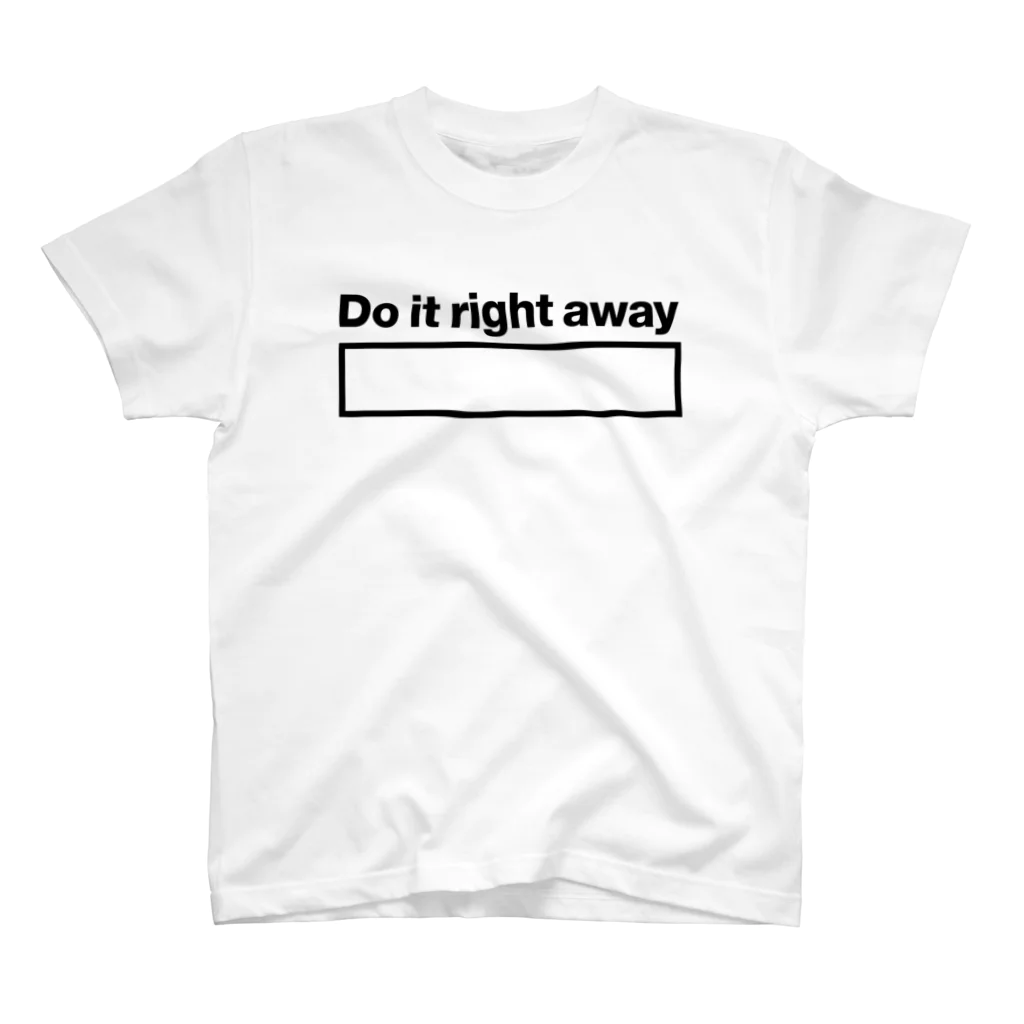 ゾエコレクションの  (黒文字)さっさとやってしまえ！Do it right away Regular Fit T-Shirt