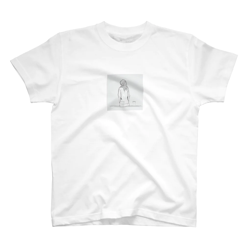 シンプルライフのシンプルライフ　ー休憩中の女性ー Regular Fit T-Shirt