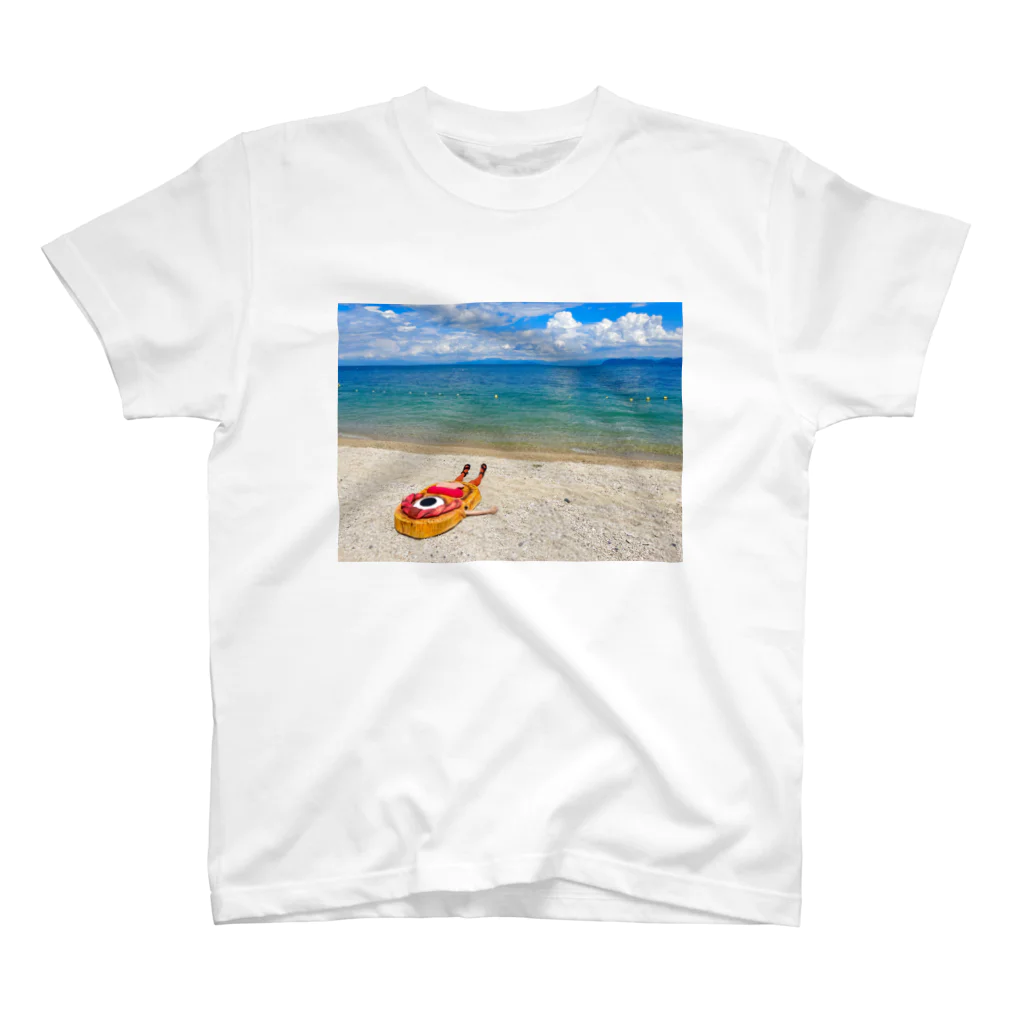 化けわらじ工房の琵琶湖の漂流物 Regular Fit T-Shirt