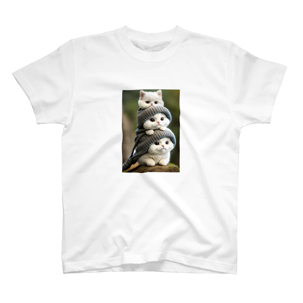 antianliang77の猫ちゃん三つ子 スタンダードTシャツ