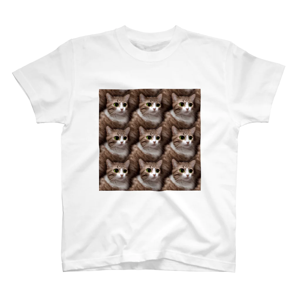 Moodifyのねこの真顔　猫の総柄　動物　首回りが白い茶トラさんがいっぱい Regular Fit T-Shirt