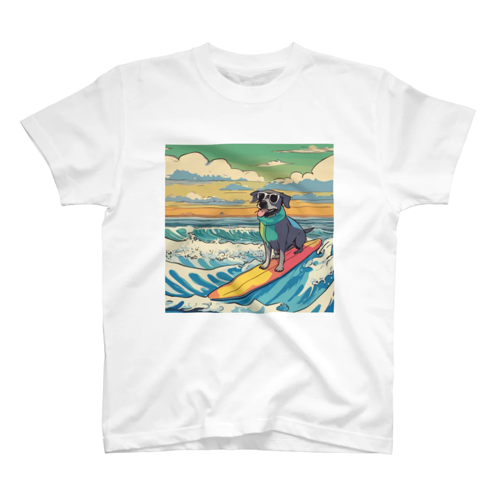 サングラス犬 sunglasses dogs【 monographic 】のsebastian-surfing（サーフィンに乗るセバスチャン） スタンダードTシャツ