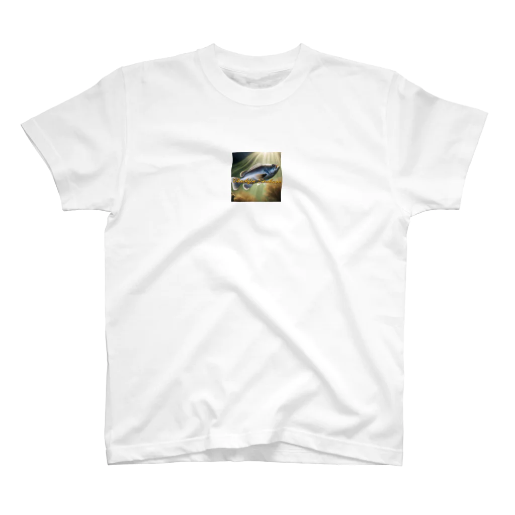 angler_kmの荒磯の王者　ヒラスズキ Regular Fit T-Shirt