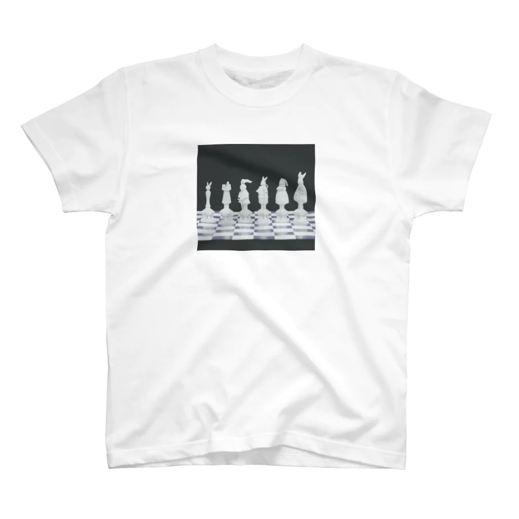 鬼鞍 ONIKURAのRabbit Chess Ⅱ white スタンダードTシャツ