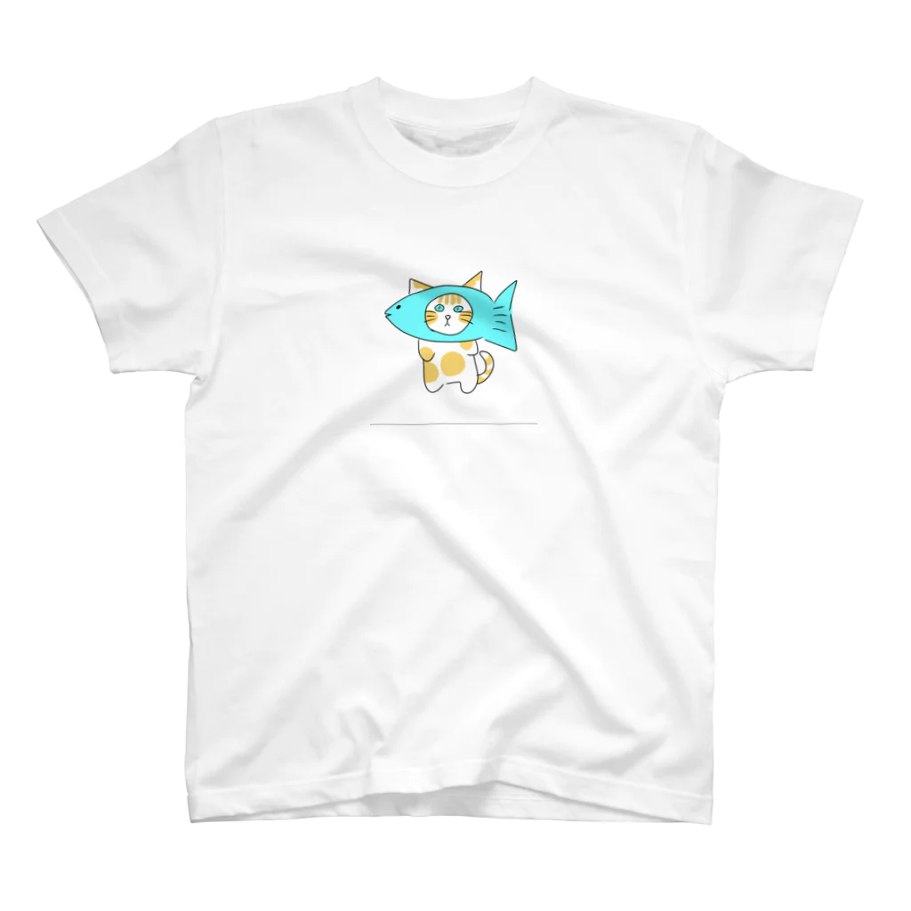 てきとうの驚いている魚猫 スタンダードTシャツ