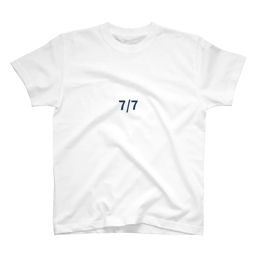 AY-28の日付グッズ7/7バージョン Regular Fit T-Shirt