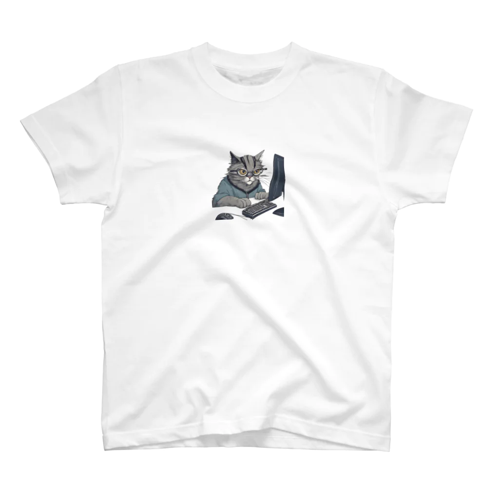 猫の森の開発者猫 Regular Fit T-Shirt