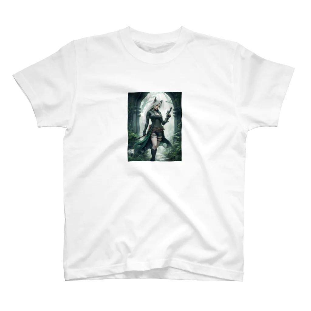 ZZRR12の狐耳の美しき狩人 - Kitsune no Mimi no Utsukushiki Hunter: The Beautiful Hunter with Fox Ears Regular Fit T-Shirt