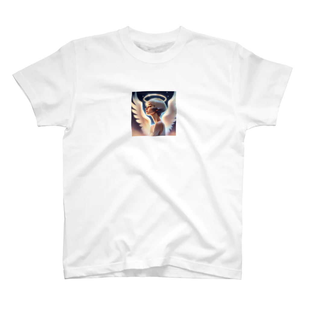 茉莉花の銀髪ショートの魅力的な天使 Regular Fit T-Shirt