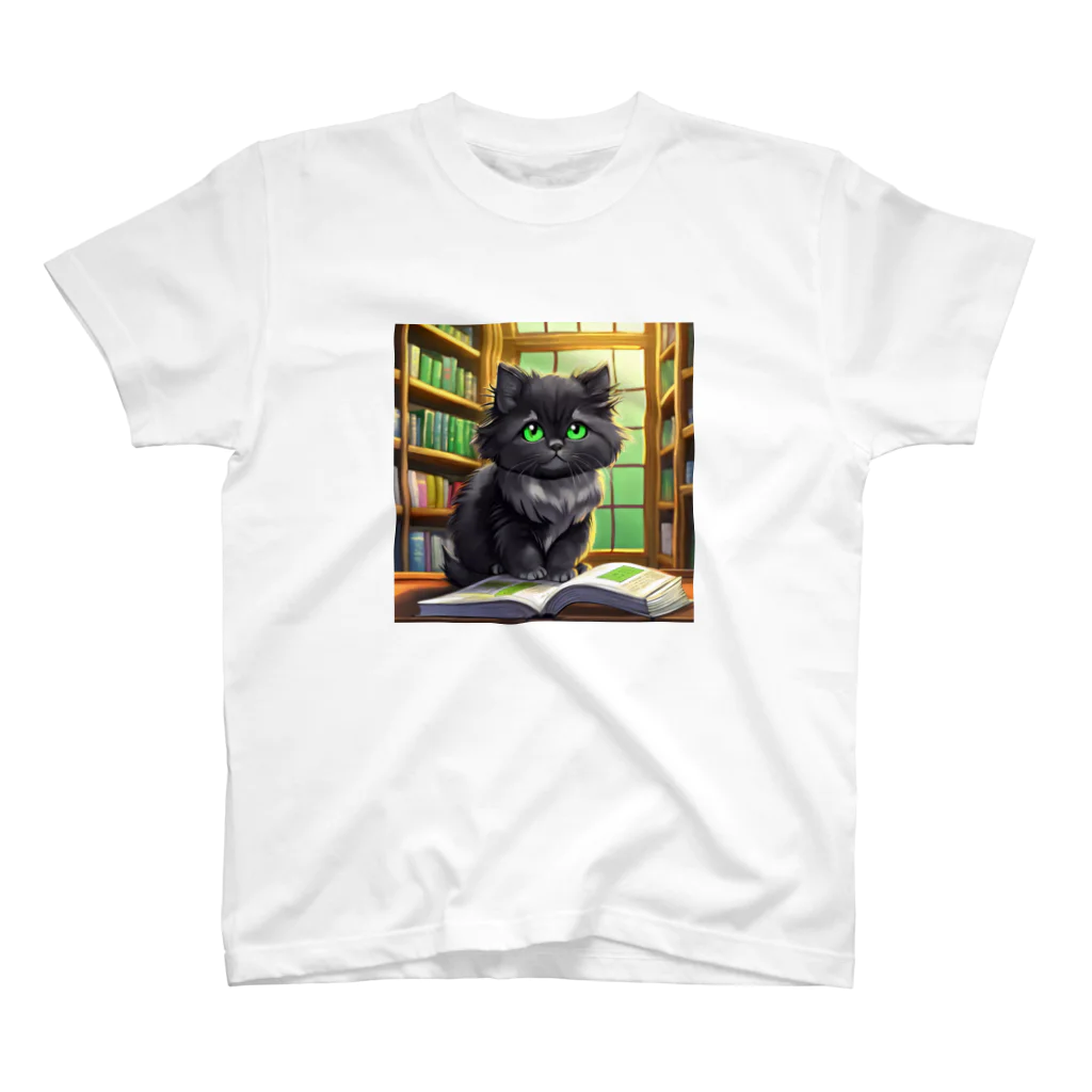 yoiyononakaの図書室の黒猫02 スタンダードTシャツ