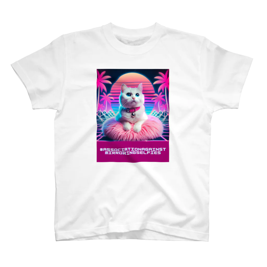 Association Against Mirroring SelfiesのSynthwave_cats Regular Fit T-Shirt