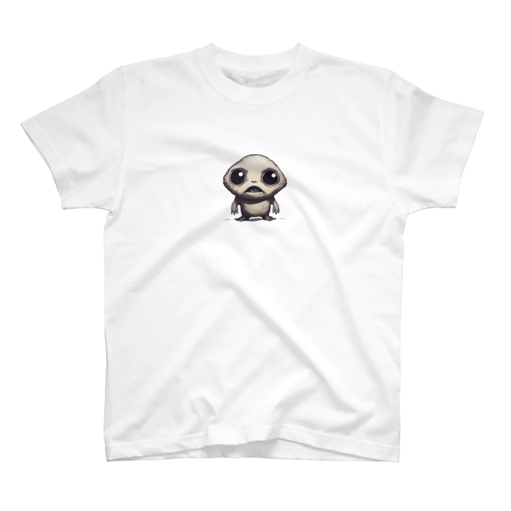 かわいい女の子とシュールな絵の擬態キノコ Regular Fit T-Shirt