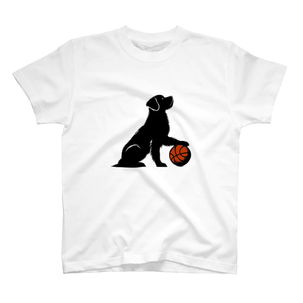 Lemon_teaの犬とバスケットボール スタンダードTシャツ