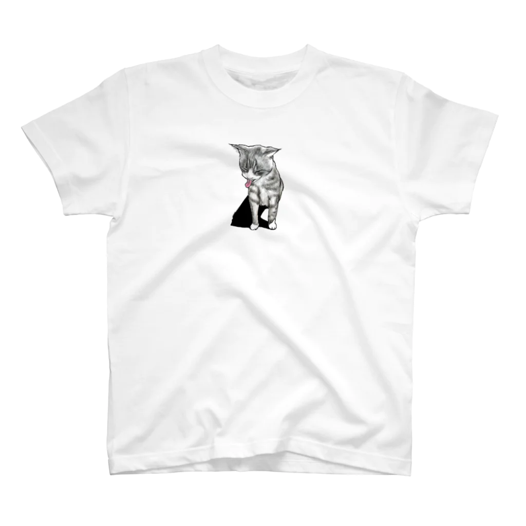 ayatoraの暑さにたえられない猫(文字なし) Regular Fit T-Shirt