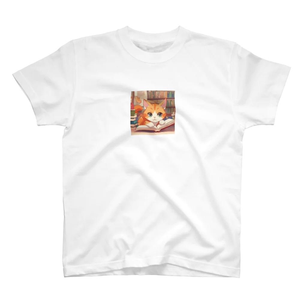 星パンダショップのほんよみかんねこ Regular Fit T-Shirt