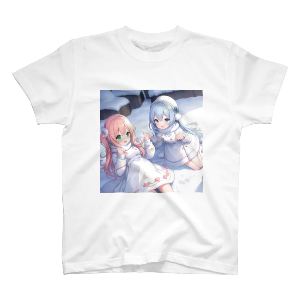 WAのお店の雪遊びする女の子 Regular Fit T-Shirt