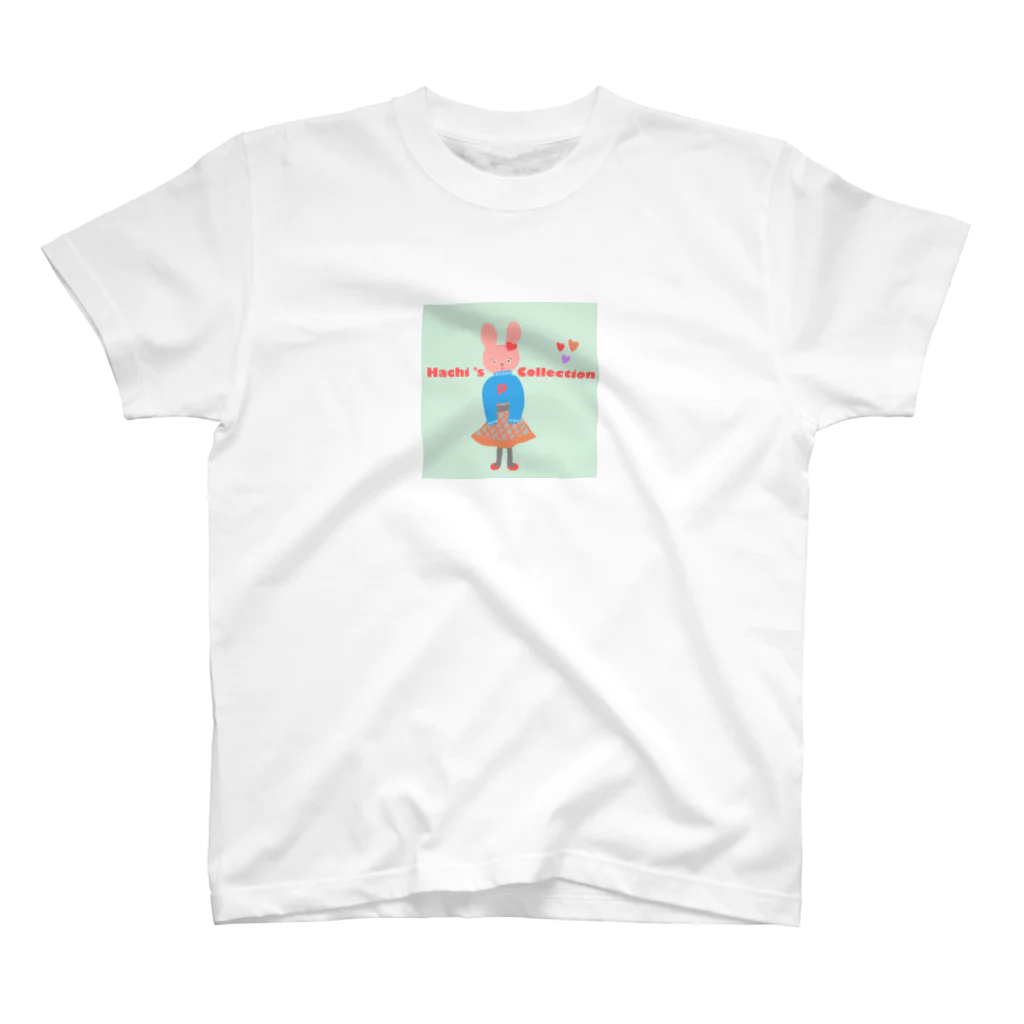 ハチのハチコレ「ピアノを習っているおしとやかな子」 Regular Fit T-Shirt