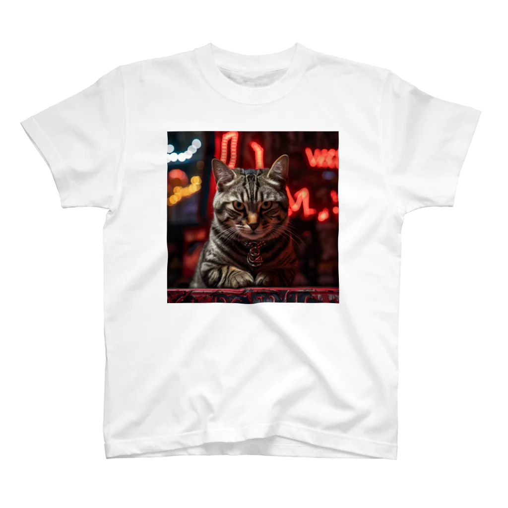 ネオンストリートANIMALのアメリカンショートヘア#1【ネオンストリートcat】 Regular Fit T-Shirt