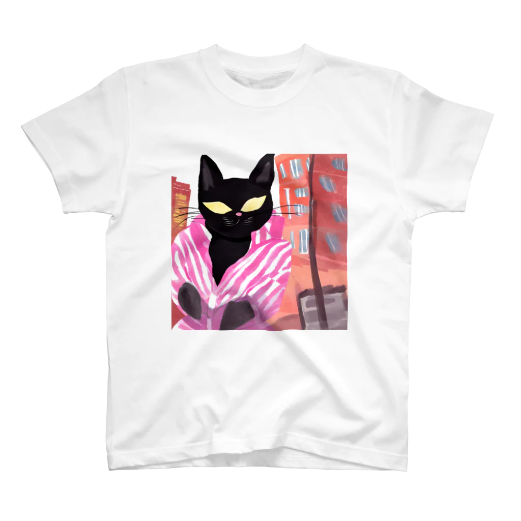 Goods Morning【赤い屋根のおうち】の都会黒猫さん、ピンクシャツ スタンダードTシャツ