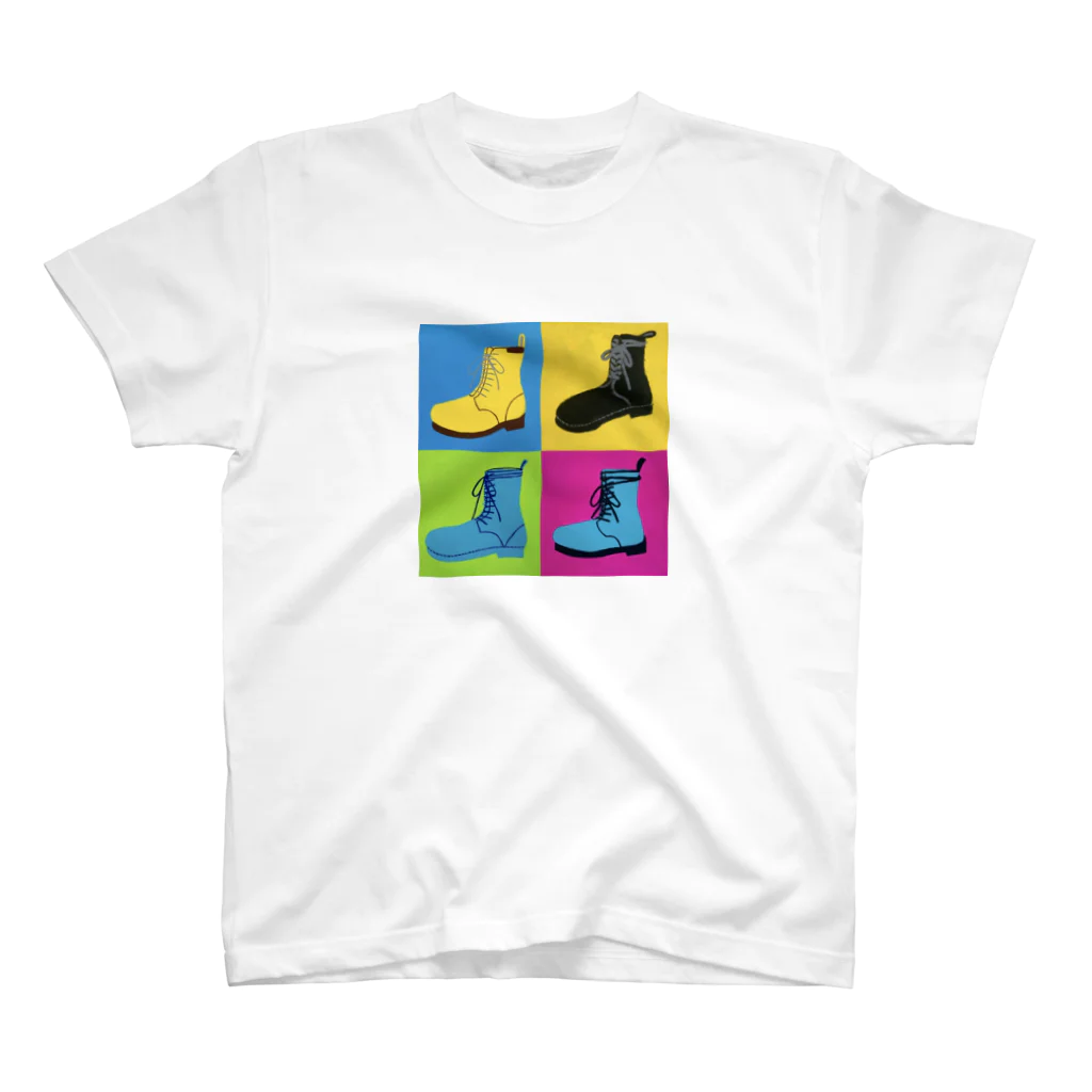 テイエンコウのお店 🦖🦕🦖🦕🦖のブーツのイラストのTシャツ Regular Fit T-Shirt